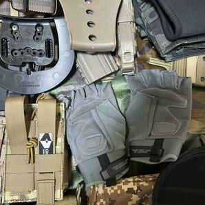 サバゲー 装備品 セット ホルスター マガジンポーチ ゴーグル ダンプポーチ グローブ 戦闘服など / マルイM4AK MP5 ミリタリー の画像7