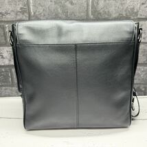 【未使用級】coach コーチ ショルダーバッグ メッセンジャー 本革 レザー ブラック 黒 斜め掛け クロスボディ メンズ バック 鞄_画像3