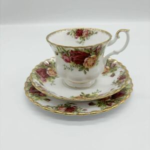 ★美品★ ロイヤルアルバート ROYAL ALBERT カップ＆ソーサー トリオ　ティーカップ　ケーキプレート オールドカントリーローズ