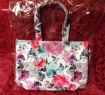 ３個　アロマーヌ・トートバッグ　かわいい　水彩画タッチ　カラフルな花々のおしゃれなプリント_画像3