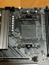 ASRock B550 PHANTOM GAMING4 IOパネル付属 Socket AM4 ATXマザーボード_画像3