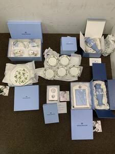 【まとめ売り】WEDGWOOD　お皿　小皿　写真立て　花瓶　時計　カップ　ソーサー　ウェッジウッド　配送保険付　2411s0012