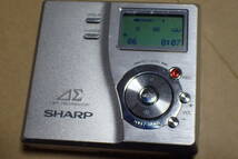 中古品　SHARP MD ポータブルMDレコーダー MD-DR77_画像1