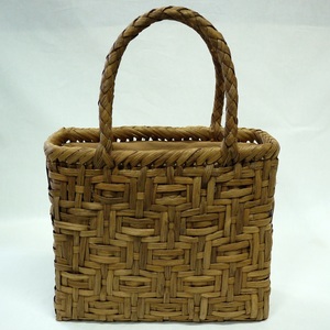  mountain ..( mountain grape ) basket bag top class natural material turtle . braided G5