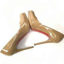 h211 Christian Louboutin クリスチャン ルブタン エナメル パンプス ピンヒール ハイヒール パテントレザー ベージュ 38 イタリア製_画像6