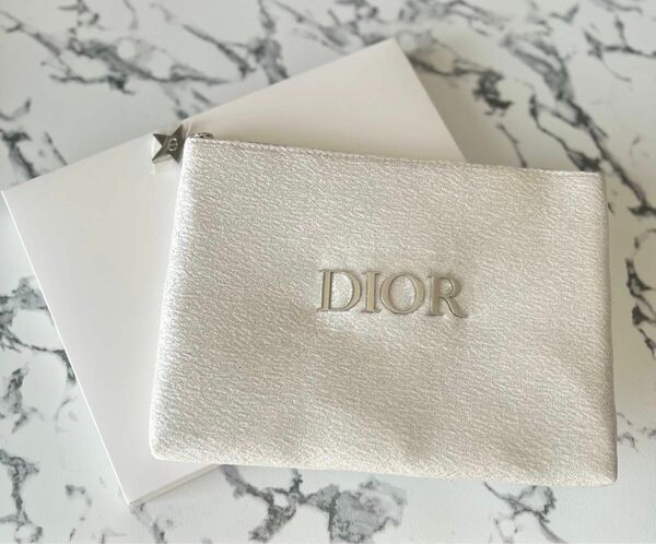 新品ディオール　ノベルティのポーチ　シルバー スターチャーム付き　ミニ巾着おまけ　Dior