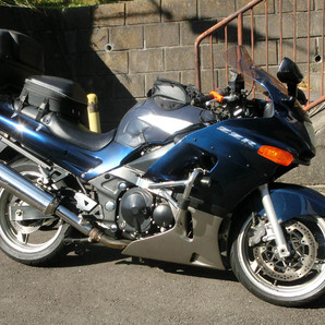 ●●●2006年式 KAWASAKI ZZR-400●白バイ型大型サイドバンパー設置済みで転倒にも安心●ツーリングに必要な多数装備のオマケ付き●●●の画像2