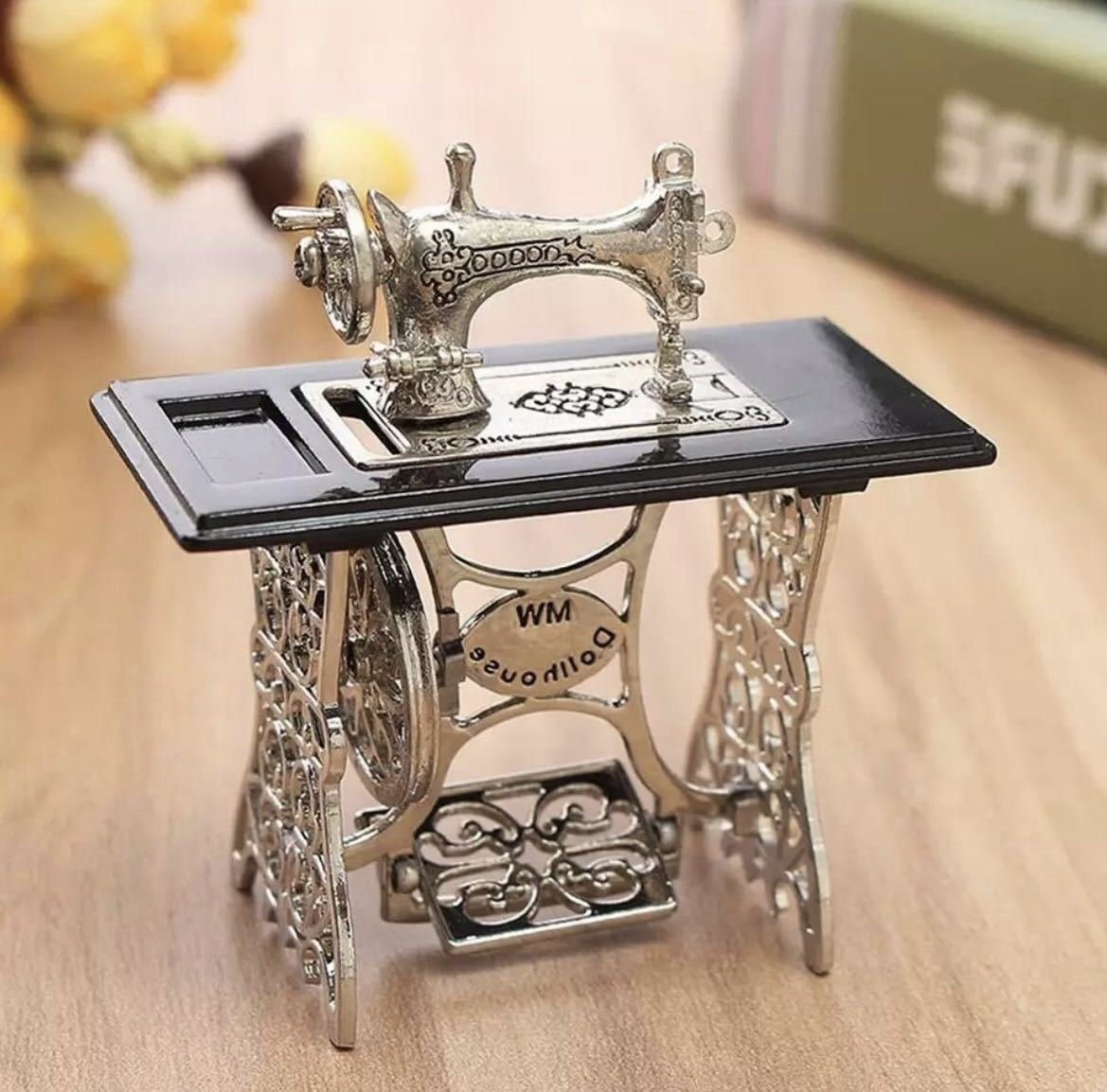 Miniature Sewing Machine Sewing Machine for Dollhouse Vintage Accessories Retro Miscellaneous Goods Interior Figurine Small Object Decoration HD225, Handmade items, interior, miscellaneous goods, ornament, object