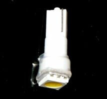 T5 LED バルブ 白 エアコン バルブ 12V ウェッジ SMD ホワイト 4個 ランプ 交換用 高輝度 広拡散 インテリア 室内用 定形外 送料無料_画像2