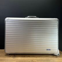 リモワ RIMOWA 青ロゴ アタッシュケース キャリーケース スーツケース アルミニウム Rimowa シルバー色 外寸W69 H46 D19 _画像2