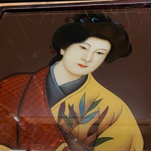 硝子絵 日本画 美人画 壁掛け 額装 アンティーク ガラス絵 着物 昭和 時代の画像4