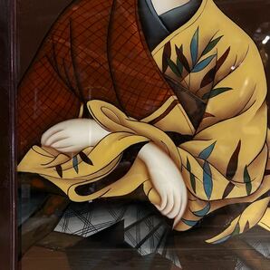 硝子絵 日本画 美人画 壁掛け 額装 アンティーク ガラス絵 着物 昭和 時代の画像5