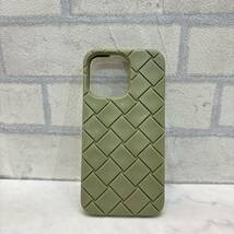 美品 ボッテガヴェネタ iPhone13 Pro スマホケース BOTTEGA VENETA イントレチャート ラバー シリコン シリコーン 緑系 グリーン_画像1