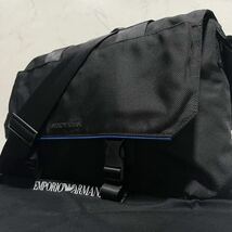 エンポリオアルマーニ【未使用級美品】EMPORIO ARMANI メッセンジャーバッグ ショルダー バック ビジネス 大容量 A4可 ロゴ ブラック 黒_画像1