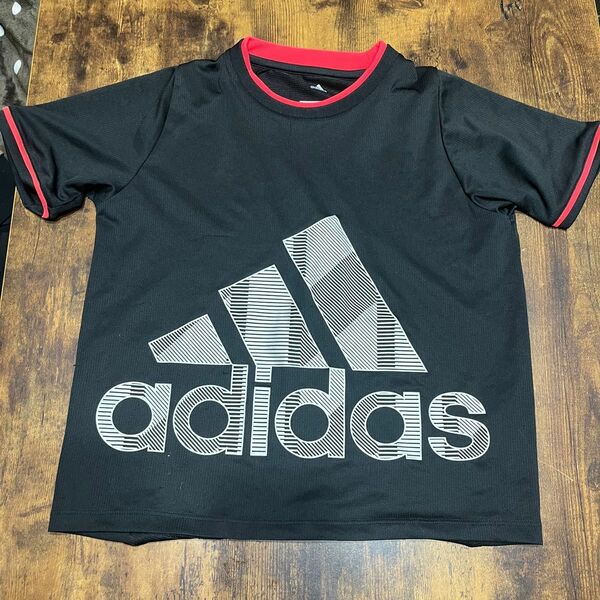 adidas スポーツウェア　140 半袖 半袖Tシャツ　トップス　ボーイズ