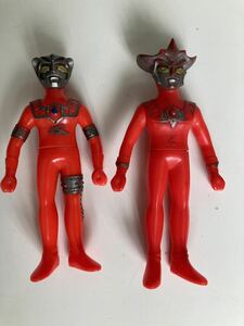 ポピーのキングザウルスでウルトラマンレオとアストラの2体