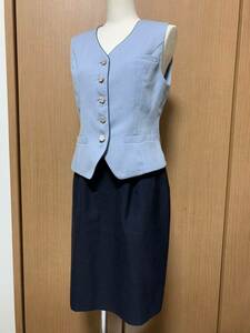 ★企業　女子社員制服　U-FACTORY ユーファクトリー製　受付　案内係　展示会　水色ベスト・濃紺タイトスカート 11号　春・夏用　OL制服 