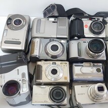 ＯＮ）１円スタート　ジャンクデジカメまとめ売り　デジタルカメラ Canon OLYMPUS パナソニック　SONY FUJIFILM　コンデジ　光学_画像2