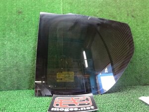 2FC6022 CT)) トヨタ ポルテ NNP10 後期型 130iCパッケージHIDセレクション 純正 リア左クォーターガラス　M28Q.8