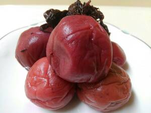  pickled plum ...ju-si-. taste ..! north Akita .. production own made plum ..( red .. entering )200g×4 pack 