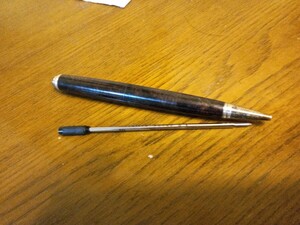 Шариковая ручка (тип вращения)
