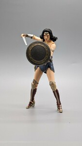 MAFEX 060 ワンダーウーマン ジャスティス・リーグ WONDER WOMAN JUSTICE LEAGUE マフェックス メディコム・トイ 中古