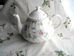  Wedgwood шиповник . печать teapot снят с производства не использовался 