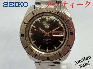 ★☆【中古/アンティーク】SEIKO5 セイコー5　スポーツ 防水 23石 文字盤色:黒 自動巻き 腕時計 5126-8090 1968年製☆★