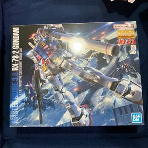 MG 機動戦士ガンダム RX-78-2 ガンダムVer.3.0 1/100スケール 色分け済みプラモデル