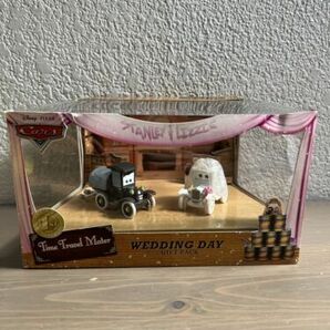 Disney PIXAR Cars STANLEY & LIZZIE WEDDING DAY TIME TRAVEL MATER diecast 2-pack 海外 即決の画像1