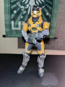 McFarlane Halo Reach Series 1 Spartan Mark V B Gold Action Figure w rifle 海外 即決