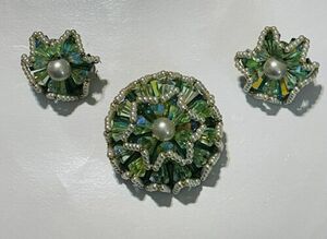 Signed Vendome Hand Wired AB Green Crystals And Faux Pearls Brooch & Earrings 海外 即決