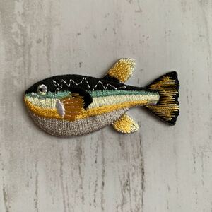 【ワッペン1枚】フグ ふぐ★刺繍アイロンワッペン☆入園入学新学期準備にアップリケ 生き物 魚 海 釣り 動物