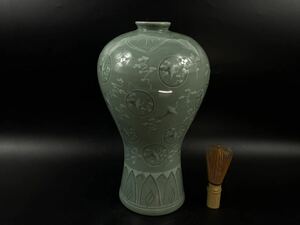 【福蔵】韓国 高麗青磁 花瓶 雲鶴紋 在銘 鎮永 梅瓶 壺 工芸品 高31cm