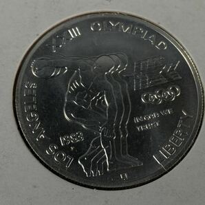 【福蔵】ロサンゼルスオリンピック 記念銀貨 1ドル 2枚 セット ケース付 1983年 1984年 900 FINE SILVER 本物 一枚重26.73g 計53.46gの画像4