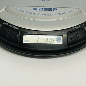 ●動作品 パナソニック SL-S130 ポータブルCDプレーヤー Panasonic シルバー PORTABLE CD PLAYER オーディオ 音響機器 S-XBS S2857の画像2