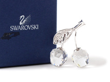 E16271 新品未使用 SWAROVSKI スワロフスキー ブローチ チェリー さくらんぼ 箱付き アクセサリー シルバー×クリア クリスタルガラス_画像1