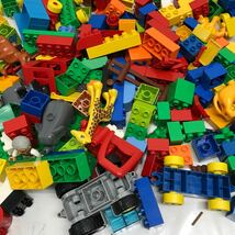 0307T まとめ★大量 LEGO レゴ ブロック 赤いバケツ / 青いバケツ / 楽しいどうぶつえん 総重量:9kg以上(バケツ込み) おもちゃ パーツ _画像5