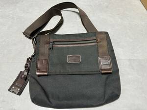 トゥミ TUMI ショルダーバッグ 22371ATH2 ALPHA BRAVO Beale Crossbody アルファ ブラボー ビール クロスボディ Anthracite アンスラサイト