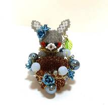 うさぎちゃんの小さな小物入れ　ブルー　ビーズドール　ビーズ細工　Amigurumi handmade bead doll ハンドメイド　あみぐるみ　Rabbit rose_画像1