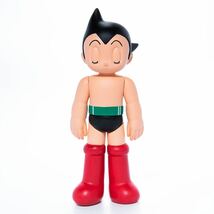 『鉄腕アトム』ASTRO BOY 手塚治虫　90周年記念商品　アトム　おもちゃ　プレゼント　フィギュア　アイズクローズ　黒　正規品　送料込み_画像1