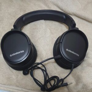 SteelSeries Arctis 1 ケーブルゲーミングヘッドセット