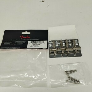 0603y0819 Fender(フェンダー) パーツ VINTAGE-STYLE BASS BRIDGE ASSEMBLY NICKELの画像1