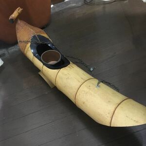 【華道玄関床の間展覧会飾り花器竹天然】バナナ型 吊るし付き 全長750mm 春夏秋冬 花飾り 珍品【20/03 kni】