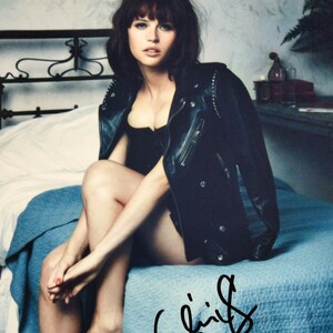 フェリシティ・ジョーンズ直筆サイン入り超大型写真…インフェルノ…Felicity Jones