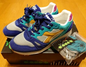 DIADORA