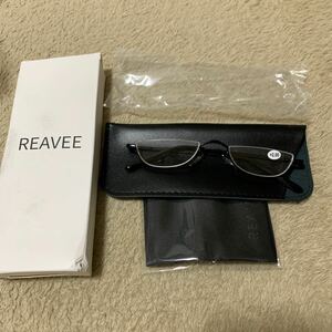 603t1420☆ [REAVEE] 老眼鏡 ハーフフレーム 半月型 メタル 薄型 軽量 男女兼用 おしゃれ ケース付き 度数 「+1.0~+3.5」