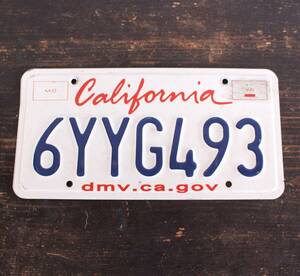 【クリックポスト 送料無料】* カリフォルニア ナンバープレート 2013年以降 ライセンスプレート カープレート CALIFORNIA 「6YYG493」 220
