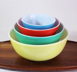 [ Yupack free shipping ]4 piece set! * Pyrex mixing bowl primary color round mixing bowl S M L LL 4 size!