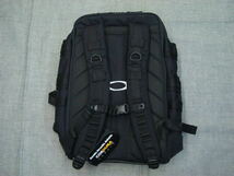 新品OAKLEY(オークリー) UTILUTY SQUARE BACKPACK BLACKOUT 02E_画像2